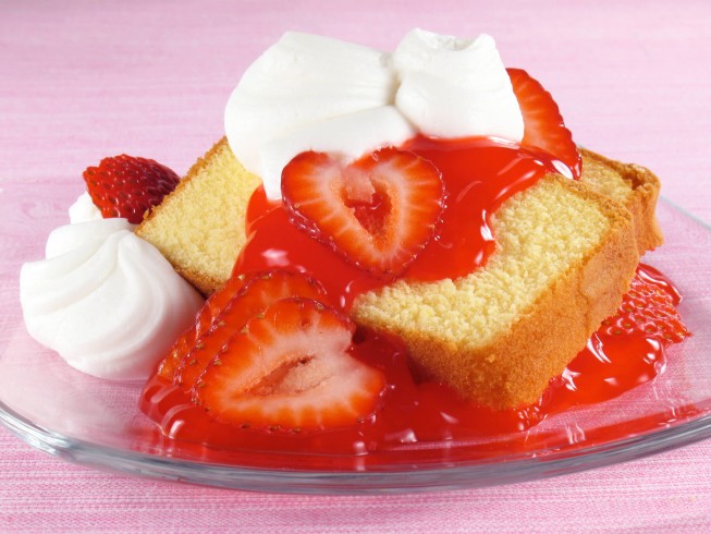 pound-cake-with-fruit-sauce-recipe-cdkitchen