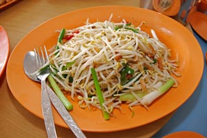 Stir-Fried Bean Sprouts Recipe | CDKitchen.com