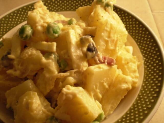 recipe for potato salad with bacon, peas and olives
