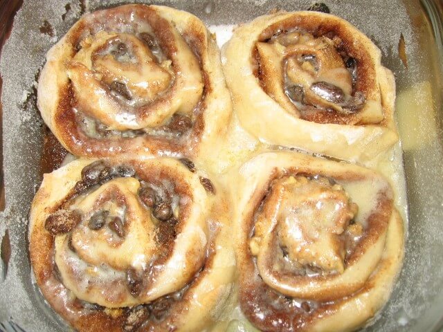 Copycat Cinnabon Cinnamon Roll Recipe | CDKitchen.com