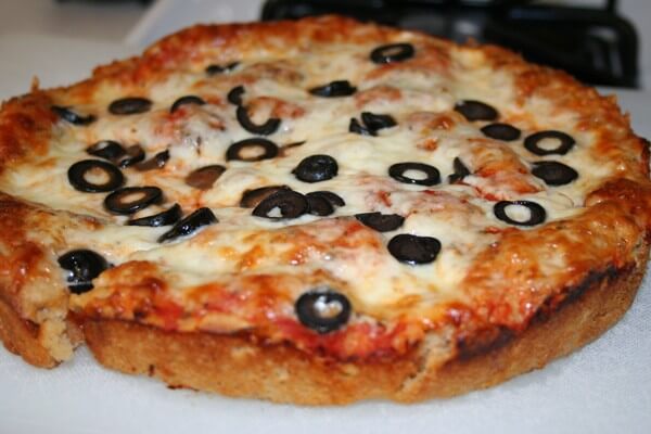 Pan Pizza {Copycat Pizza Hut Pan Pizza Recipe}