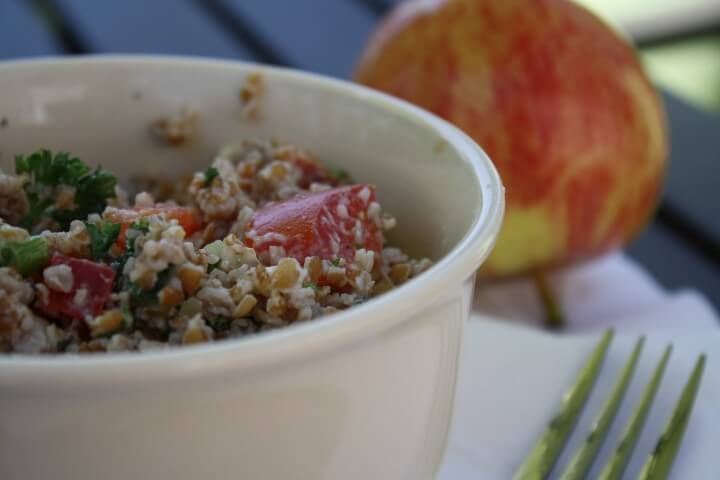 recipe for bulgur salad with minted yogurt dressing