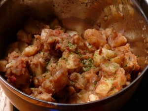 recipe for german-style potato salad with bacon and balsamic vinegar