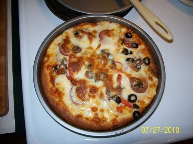 How to Make Pizza Hut-Style Personal Pan Pizzas - Eater