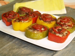 recipe for pan-fried meatloaf in tricolor peppers
