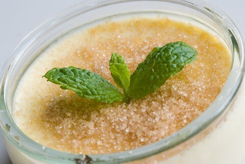 Creme Brulee With White Chocolate Liqueur Recipe | CDKitchen.com