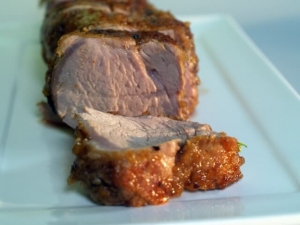 recipe for maple-glazed pork tenderloin