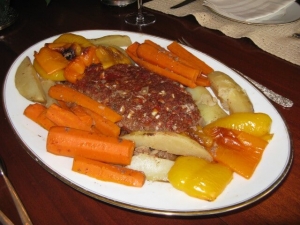 recipe for classic meatloaf with roasted vegetables