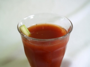 recipe for bloody bull cocktail