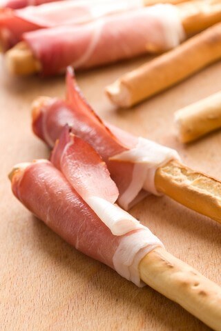 recipe for bacon-wrapped bread sticks