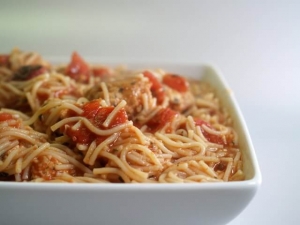 recipe for turkey meatballs with quick and chunky tomato sauce