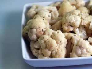 recipe for garlic-cauliflower stir fry