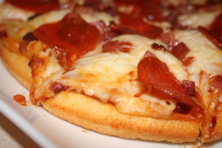 Bigfoot Pizza Recipe (Pizza Hut Copycat) 