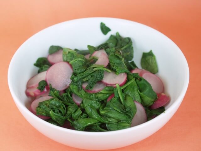 photo of Steamed Spinach With Red Radishes