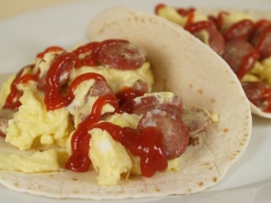 recipe for scrambled eggs and hot dogs