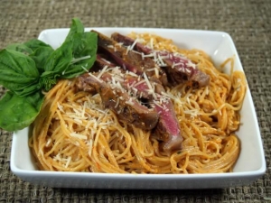 recipe for red pepper pesto sirloin and pasta