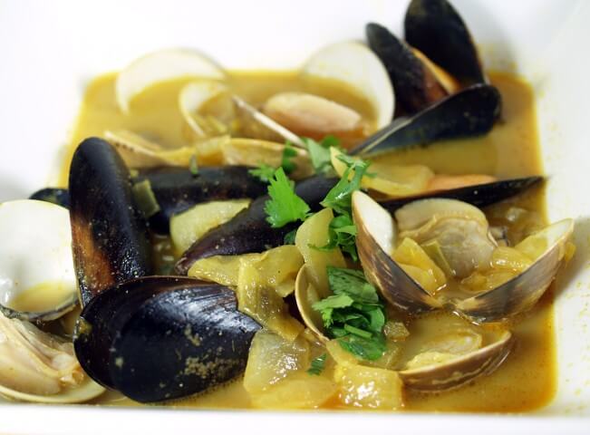 recipe for indian-spiced mussels or clams