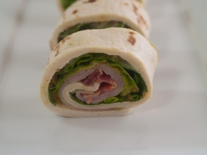 recipe for turkey and tomato cobb wrap