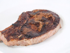 recipe for roadhouse steaks with ancho chili rub