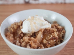 recipe for slow cooker apple cobbler topped with fruit and nut cereal