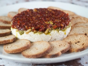 recipe for tomato and pesto layered dip
