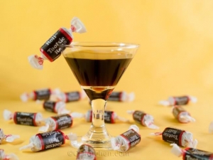 recipe for grown-up tootsie roll cocktail