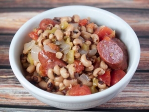 recipe for new year's black eyed peas with sausage