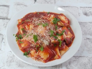 recipe for slow cooker ravioli meal