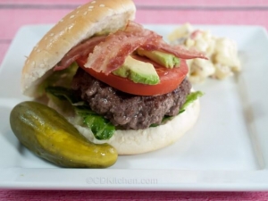 recipe for stuffed bacon and monterey jack cheeseburgers