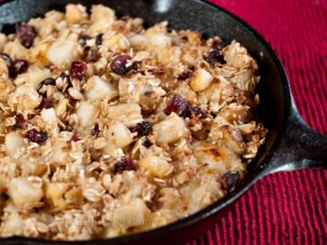 recipe for fruit crisp topped brie dip