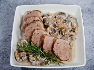 recipe for pork tenderloin with mushroom sauce
