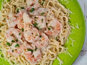 recipe for fettuccine with clam and shrimp alfredo sauce