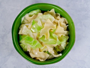 recipe for cabbage and noodles (haluski)