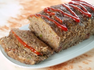 recipe for copycat cracker barrel meatloaf (crowd size)