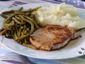 recipe for smoked pork chops in mustard-wine sauce