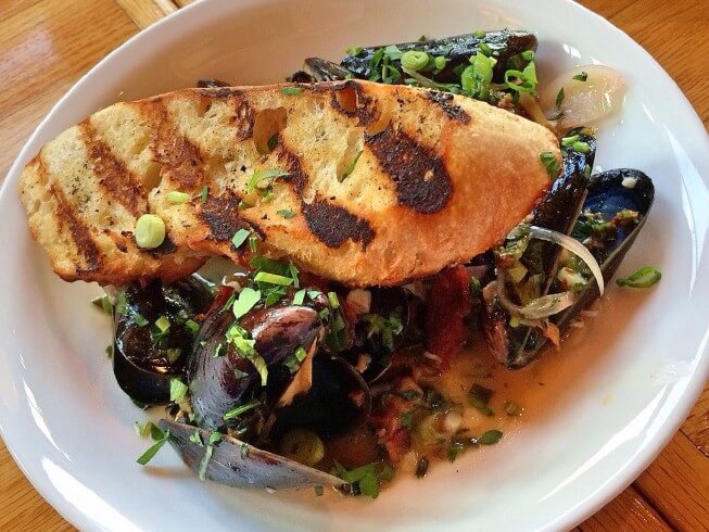 photo of Classic Steamed Mussels In White Wine
