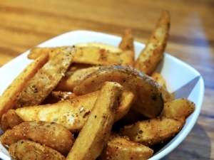 recipe for oven-crisp baked potato wedges