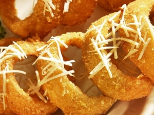 recipe for parmesan onion rings with roasted red pepper dipping sauce