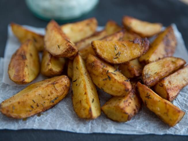 Garlic And Rosemary Baked Potato Wedges