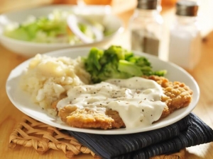 recipe for chicken-fried steak with cracked pepper gravy