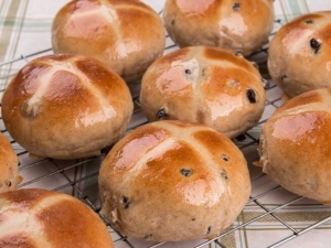 recipe for hot cross bun biscuits