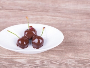 recipe for chocolate-covered cherries with gooey centers