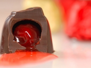 recipe for chocolate covered brandied cherries