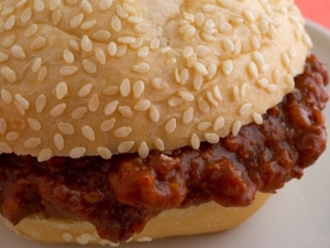 recipe for slow cooker barbecue spoon burgers (sloppy joes)