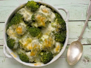 recipe for garlic-cheese broccoli