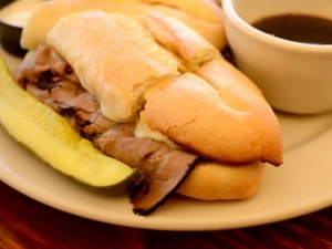 recipe for slow cooker red wine french dip sandwiches