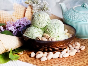recipe for gelato al pistacchio (pistachio ice cream)