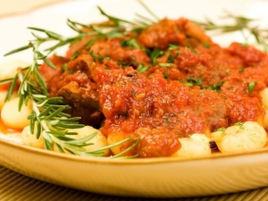 recipe for potato gnocchi with quick meat sauce