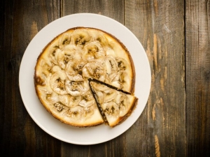 recipe for banana cheesecake with thick toffee sauce
