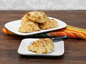 recipe for cheese and garlic drop biscuits